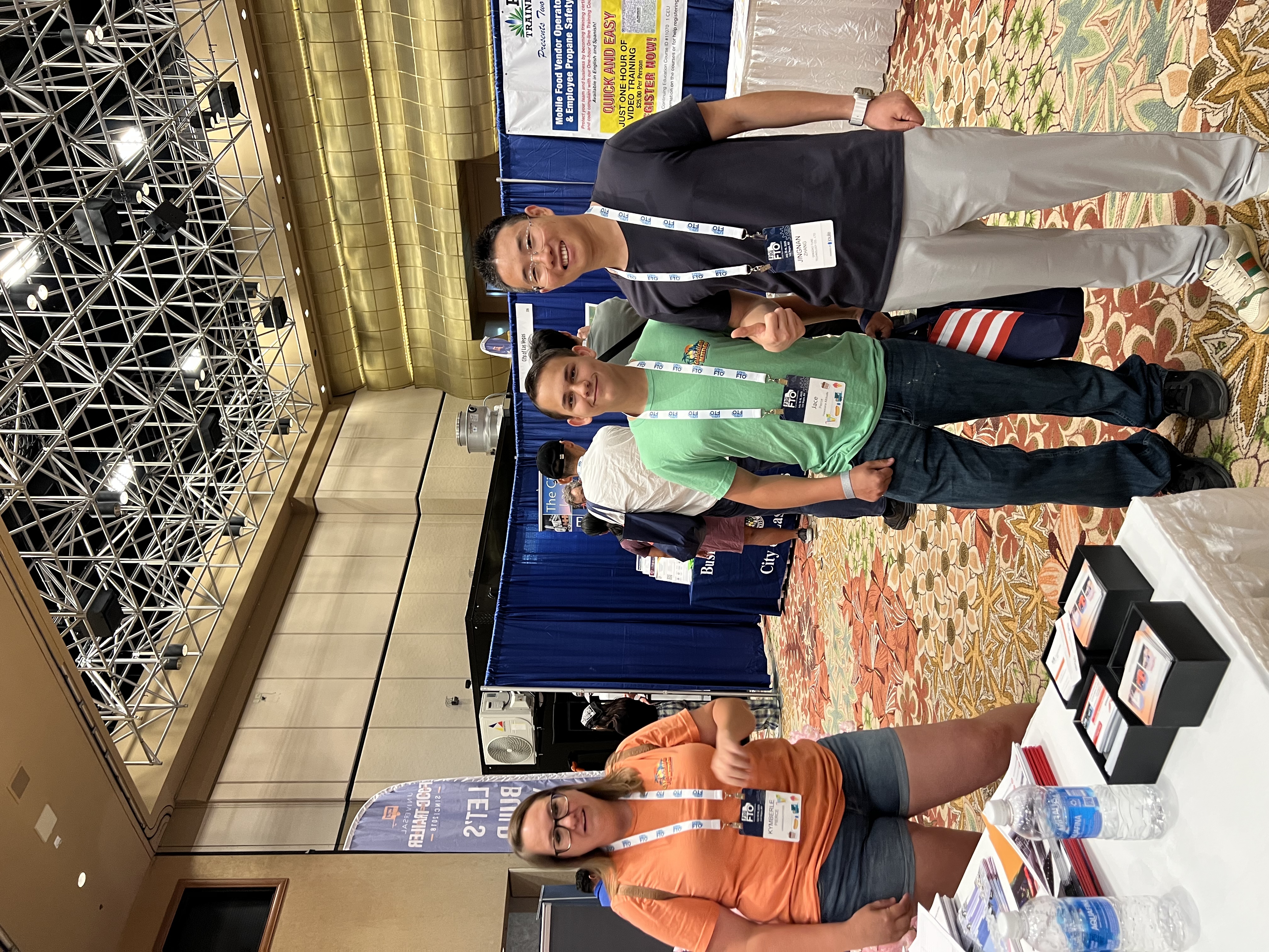 Meet at the exhibition and respond to expectations with professional products