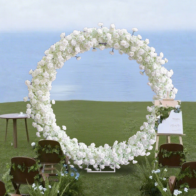 Simple white rose round flower stand outdoor wedding scene decoration props, forest-themed wedding decoration